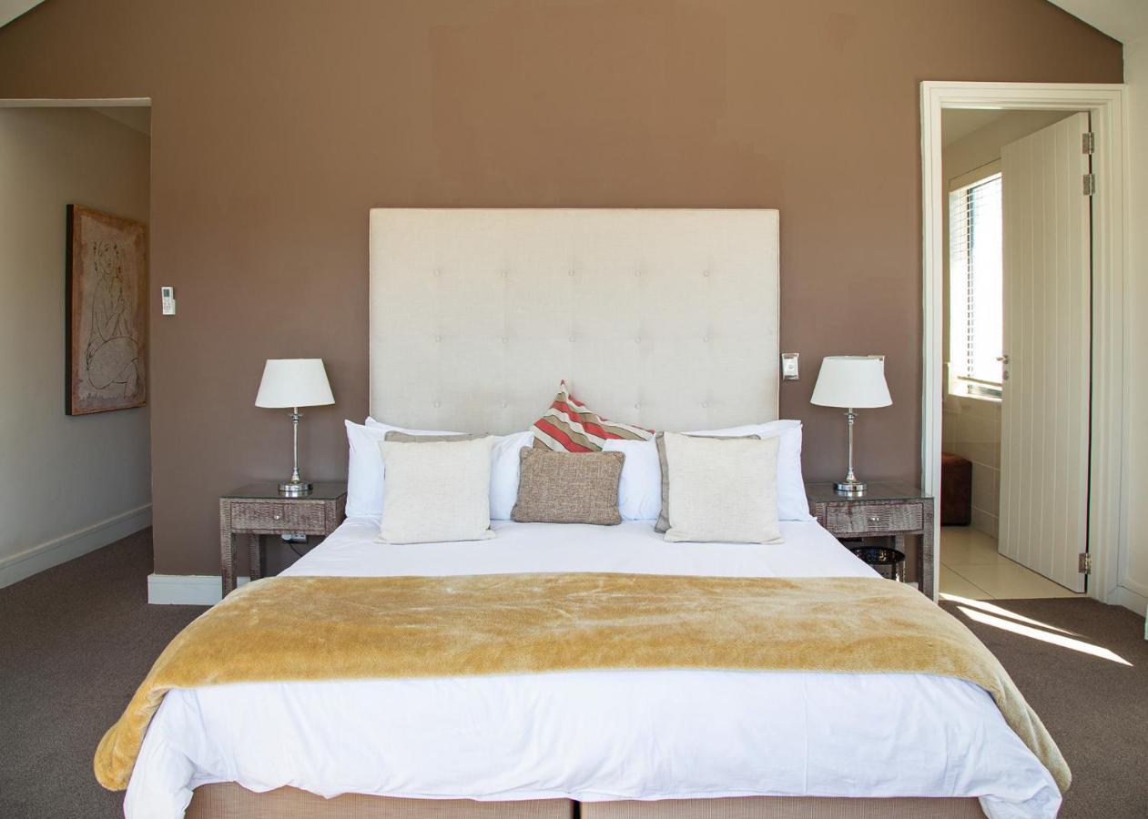 Marine Square Luxury Suites Hermanus Exterior foto